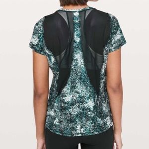 Lululemon Seek the Heat short sleeve tee w/ mesh back panels, turquoise & white